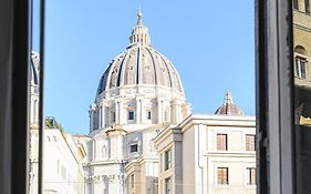 Stazione Vaticana 5 Apartment